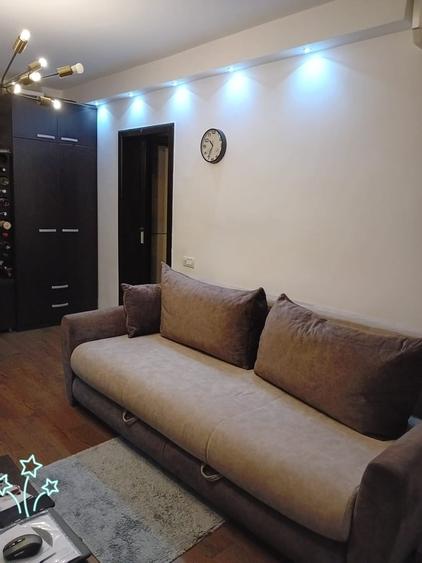 Apartament cu 3 camere semidecomandat în Obor