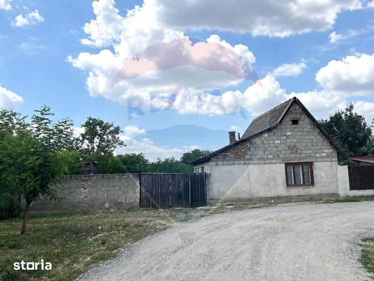 Casă cu 3 camere cu Teren 410 Mp în Central