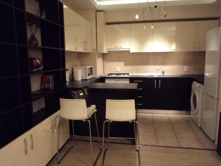 Apartament cu 2 camere semidecomandat, mobilat în Dorobanți