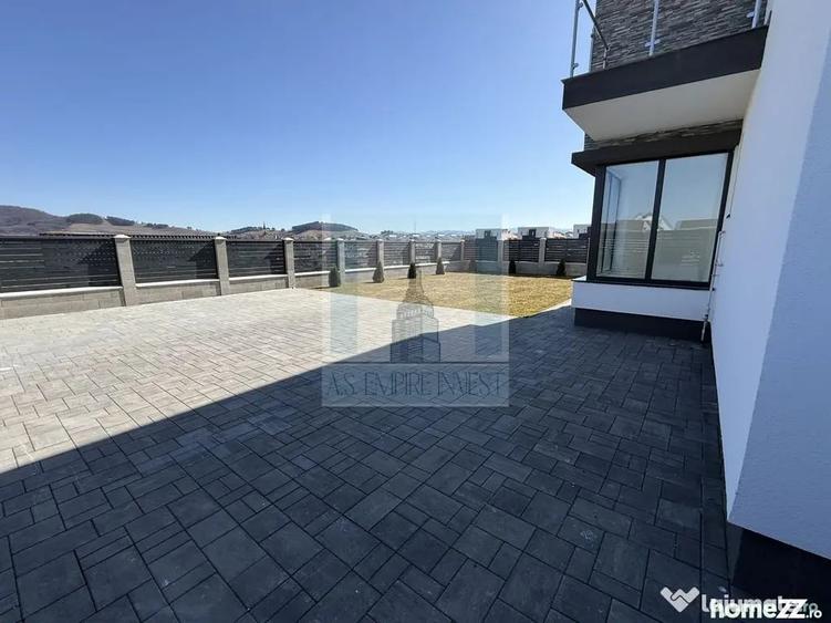 Casă cu 4 camere cu Teren 514 Mp în Sânpetru