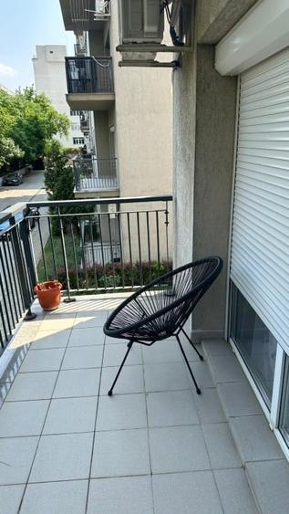 Apartament cu 3 camere decomandat, mobilat în Păcii