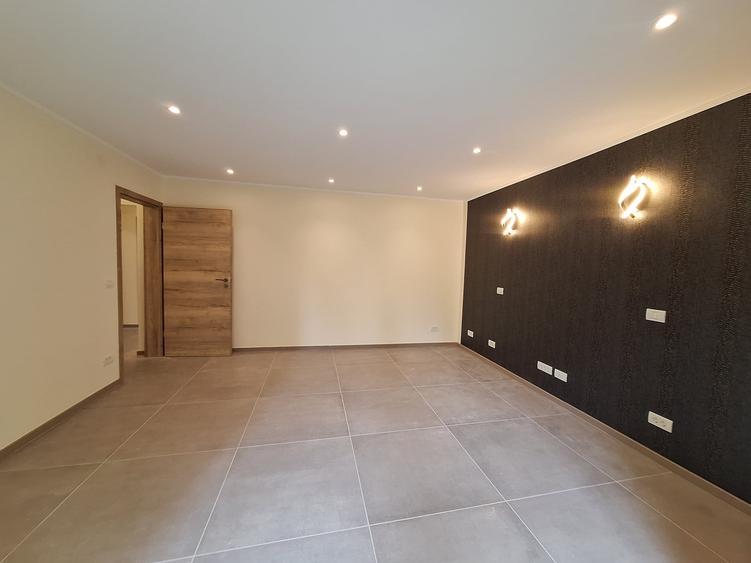 Apartament cu 3 camere decomandat în Complex Studențesc