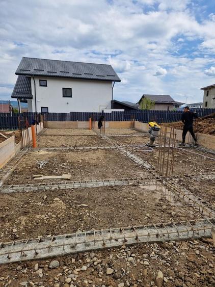Teren Construcții intravilan de 1000 mp, în Valea Adâncă