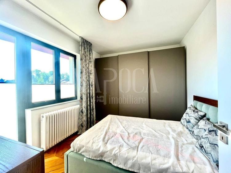 Apartament cu 4 camere semidecomandat în Central