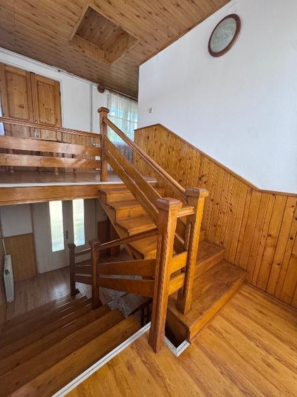 Casă individuală cu 6 camere cu Canalizare în Nord-Vest