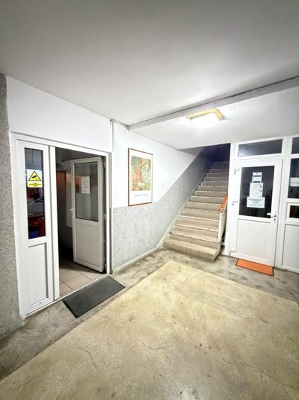 Garsonieră decomandată, mobilată în Decebal