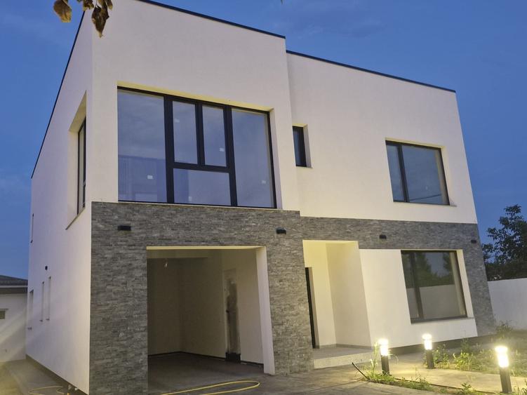 Casă cu 4 camere în Tunari