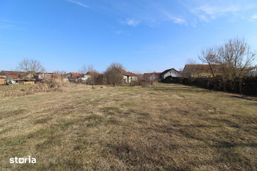 Casă cu 2 camere cu Teren 2261 Mp în Central