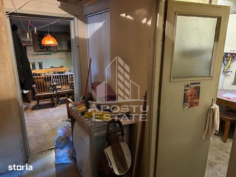 Apartament cu 4 camere, mobilat în Olimpia-Stadion