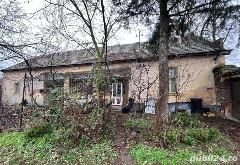 Casă cu 5 camere în Roșiori