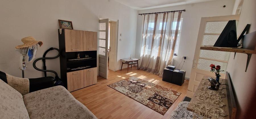 Casă cu 3 camere în Exterior Vest