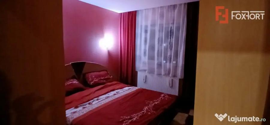 Apartament cu 3 camere decomandat în Aradului