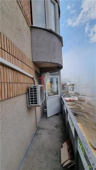 Apartament cu 3 camere decomandat în Călărași