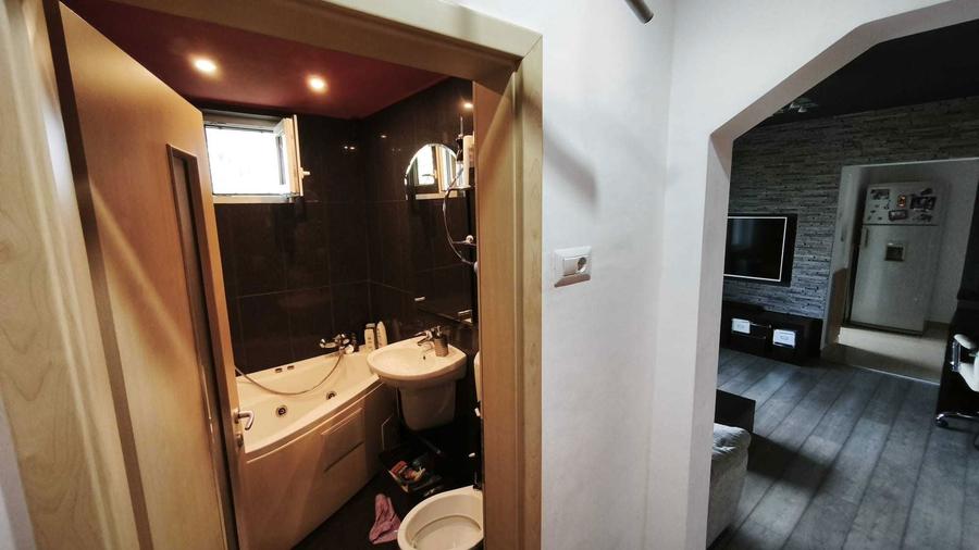 Apartament cu 3 camere semidecomandat în Ultracentral