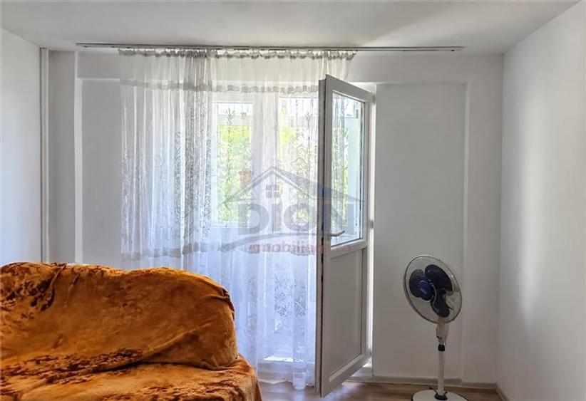 Apartament cu 2 camere decomandat în Drumul Taberei