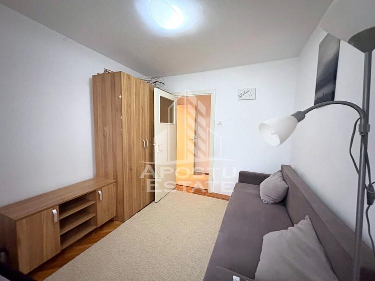 Apartament cu 3 camere semidecomandat, mobilat în Circumvalațiunii