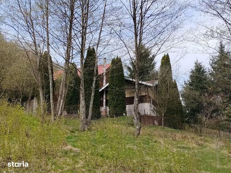 Casă cu 4 camere în Central