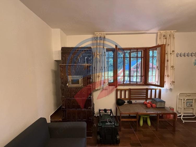 Casă cu 3 camere cu Teren 2100 Mp în Bunești (Mălureni)