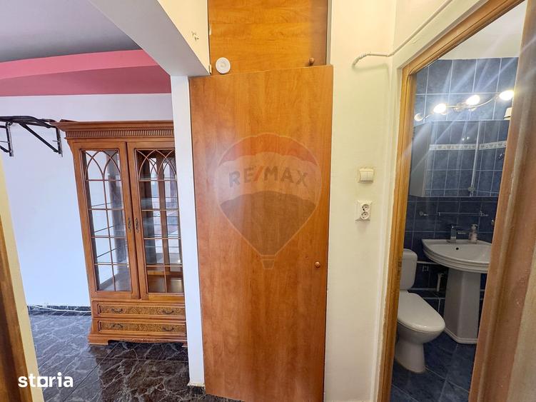 Apartament cu 4 camere în Berceni