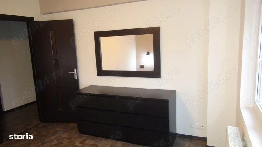 Apartament cu 3 camere decomandat în Drumul Sării