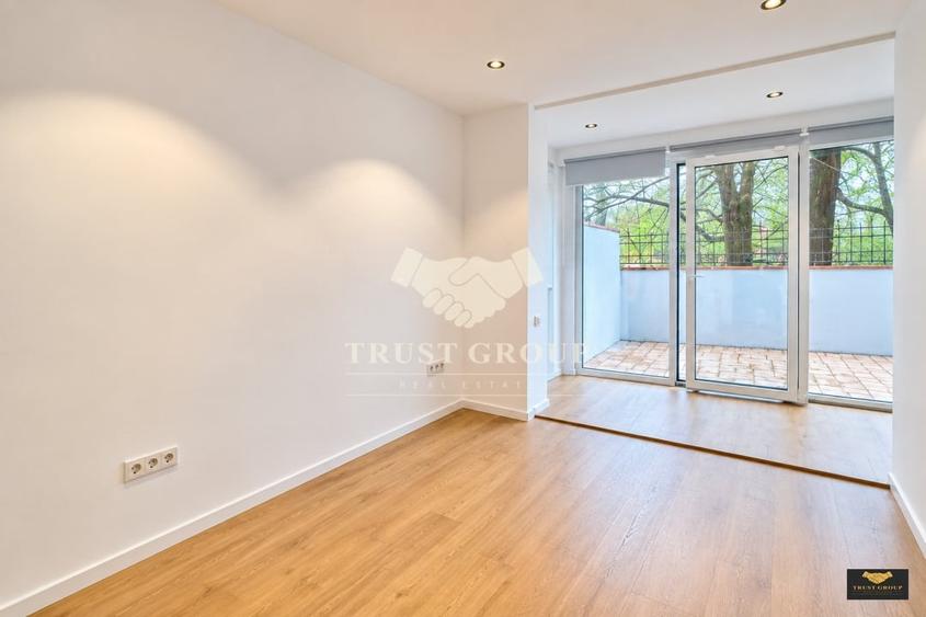 Apartament cu 4 camere decomandat, mobilat în P-ța Victoriei