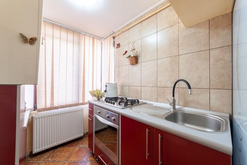 Apartament cu 4 camere decomandat, mobilat în Bere
