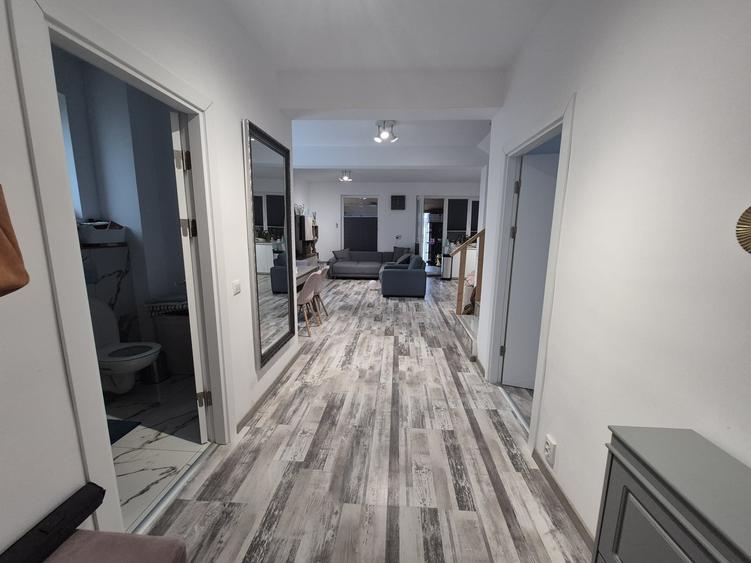 Casă individuală cu 6 camere cu Teren 325 Mp în Domnești