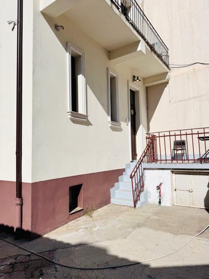 Casă individuală cu 7 camere cu Canalizare în Unirii