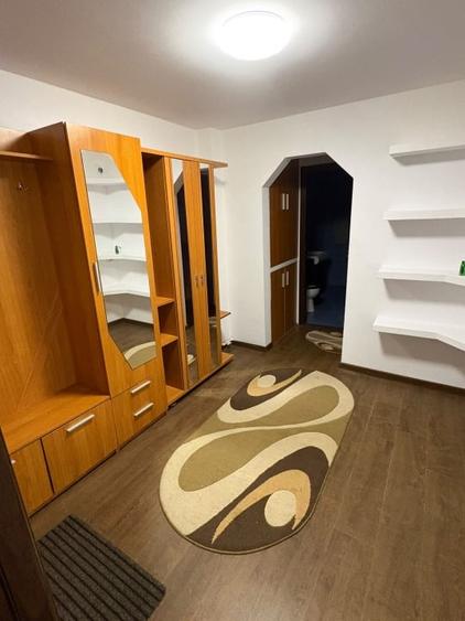 Apartament cu 2 camere decomandat, mobilat în Exterior Est
