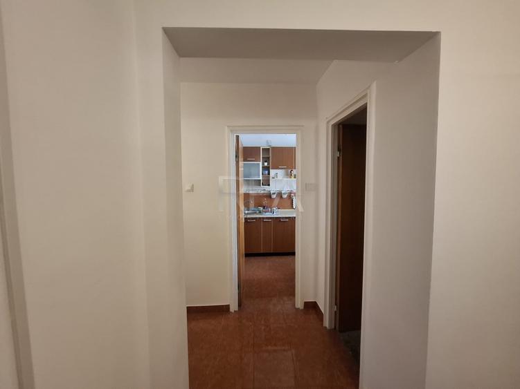 Apartament cu 3 camere decomandat, mobilat în Drumul Taberei