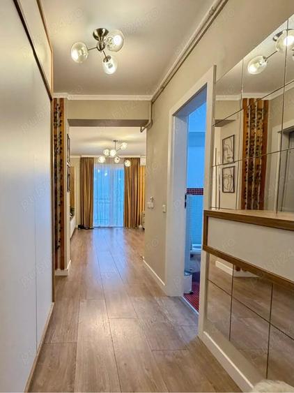 Apartament cu 4 camere decomandat în Calea Moldovei
