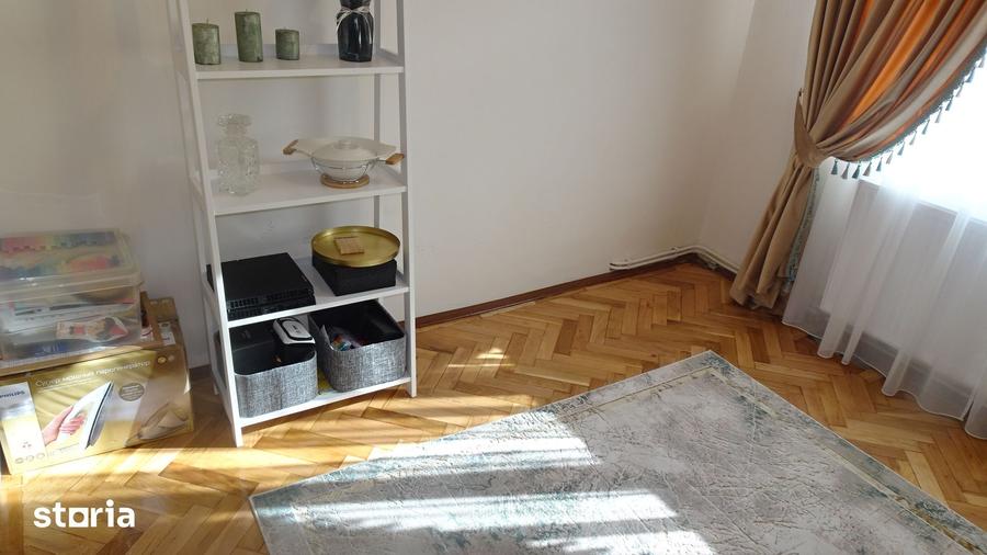 Apartament cu 4 camere decomandat în Kogălniceanu