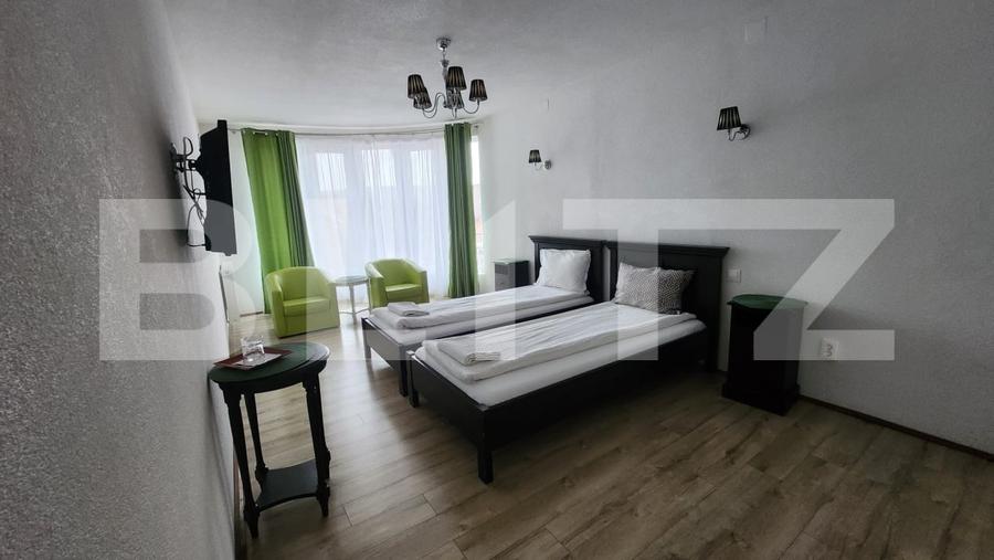 Casă individuală cu 10 camere cu Canalizare în Corunca