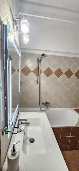 Apartament cu 2 camere decomandat în Calea Victoriei