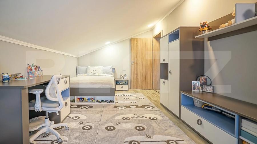 Apartament cu 4 camere decomandat, mobilat în Florilor