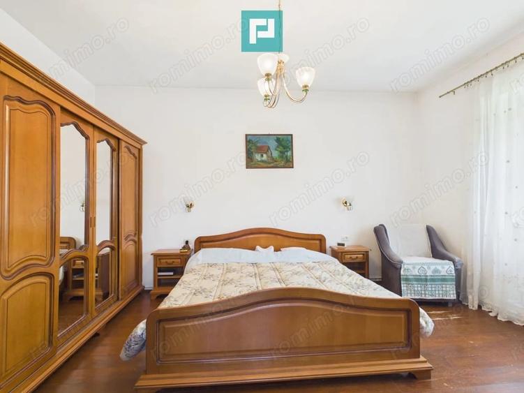 Casă cu Teren 1439 Mp în Bobda