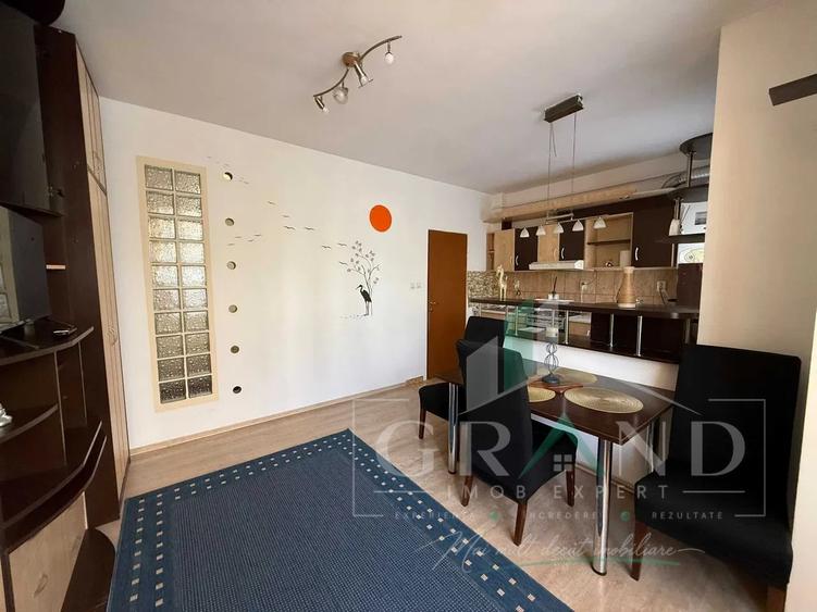 Apartament cu 3 camere semidecomandat, mobilat în Baciu