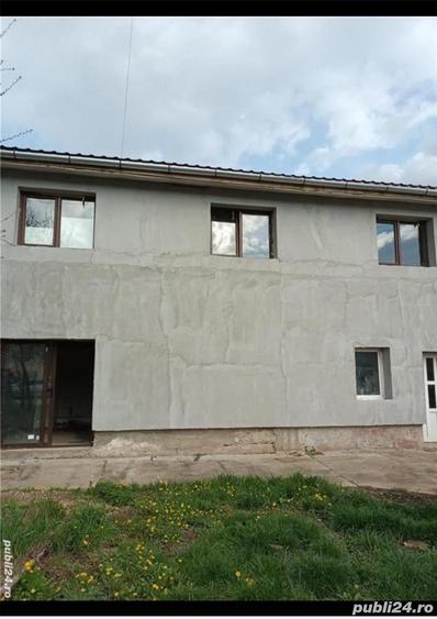 Casă cu 5 camere în Biharia