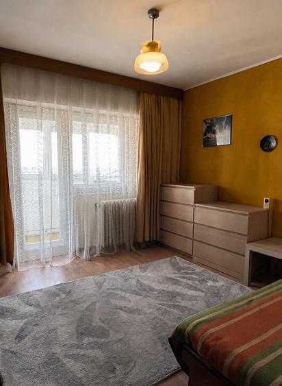 Apartament cu 4 camere decomandat în Iancului