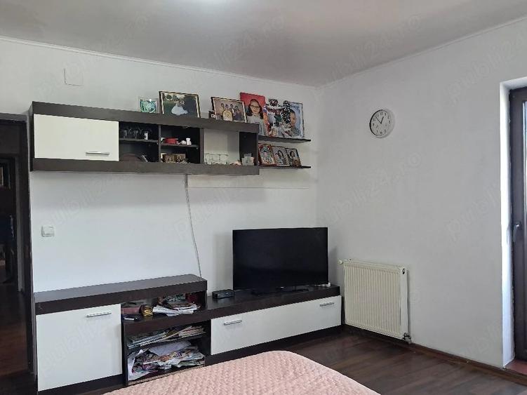 Apartament cu 4 camere decomandat în Autogară