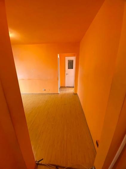 Apartament cu 3 camere semidecomandat în Șagului