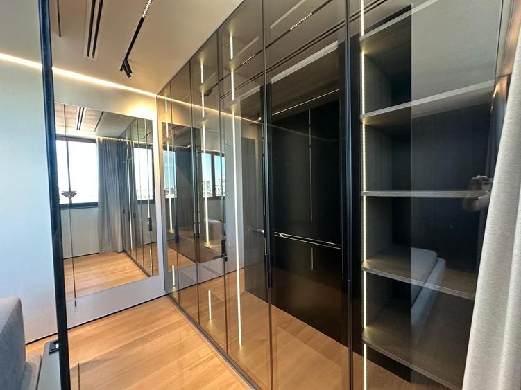 Penthouse cu 4 camere, mobilat în P-ța Arsenalului