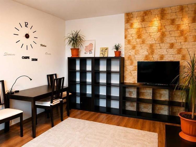 Apartament cu 2 camere semidecomandat, mobilat în Bucureștii Noi