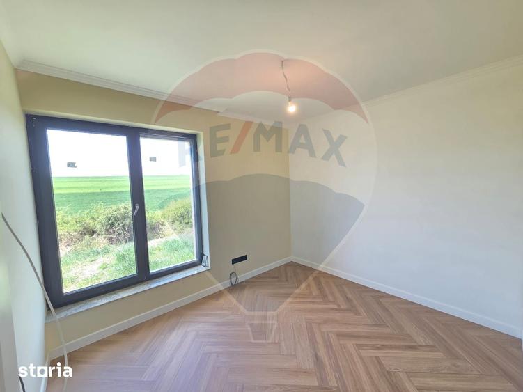 Casa deosebita cu 4 dormitoare in Oradea- Cihei - 2