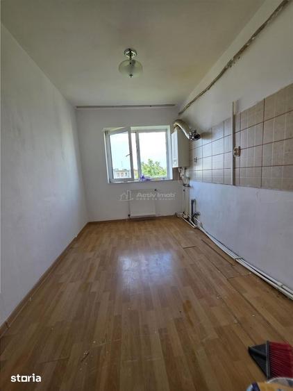 3 camere,61 mp, ET. 4, LOC PARCARE, zona OBOR - 1