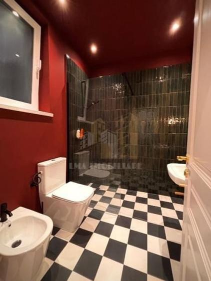 Apartament cu 3 camere semidecomandat în Schei