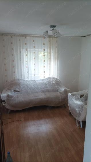 Casă cu 4 camere cu Teren 650 Mp în Tuzla