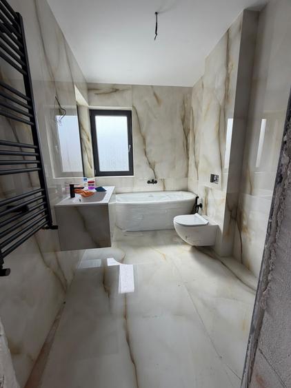 Casă individuală cu 4 camere cu Canalizare în Giroc