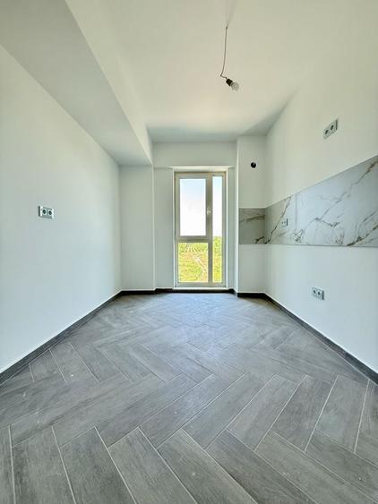 Apartament cu 3 camere decomandat în Rediu