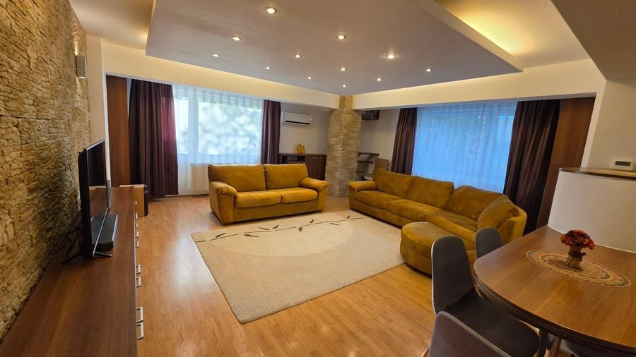 Apartament cu 3 camere decomandat, mobilat în Băneasa
